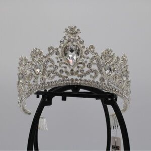 Elegant Silver Tiara Crown with Crystal Accents